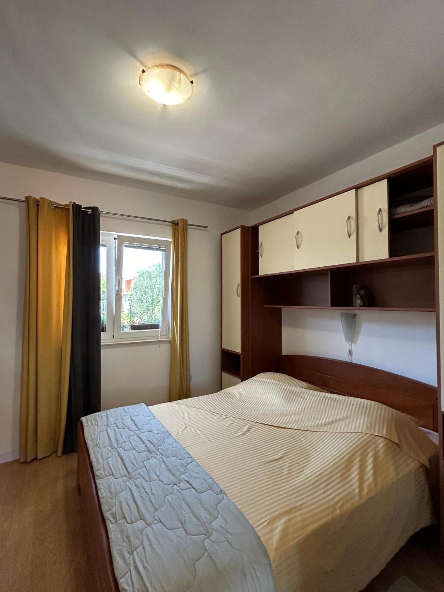 Apartments With A Parking Space Orebic, Peljesac - 10082 Apartment Orebić